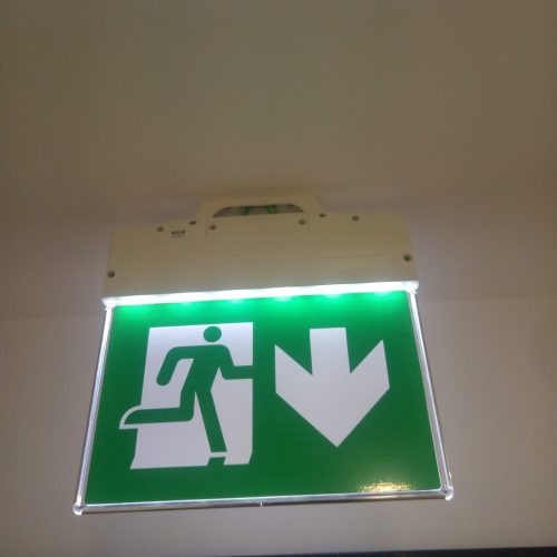 An_emergency_exit_sign