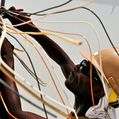 electrician-729240_1920-1536x1022